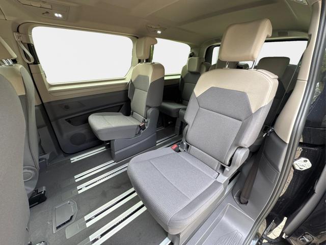 Volkswagen / T7 Multivan / / / / LANG 4x4+7-SITZER+MATRIX+AHK+KAMERA+SHZ+17 ALU