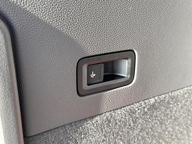 Volkswagen / T7 Multivan / / / / LANG 7SITZER+MATRIX+AHK+KAMERA+SHZ+17 ALU, Beispielbilder, ggf. teilweise mit Sonderausstattung