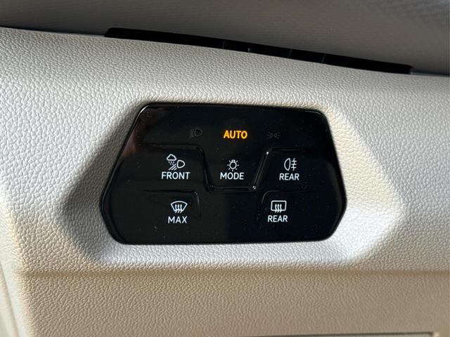 Volkswagen / T7 Multivan / / / / LANG 7SITZER+MATRIX+AHK+KAMERA+SHZ+17 ALU, Beispielbilder, ggf. teilweise mit Sonderausstattung