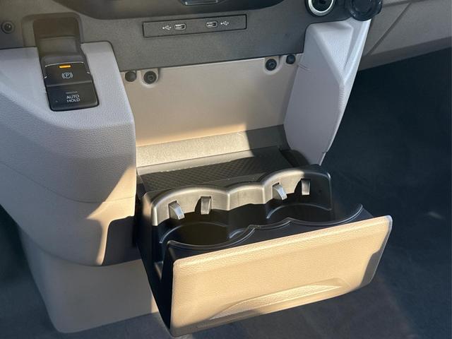Volkswagen / T7 Multivan / / / / LANG 7SITZER+MATRIX+AHK+KAMERA+SHZ+17 ALU, Beispielbilder, ggf. teilweise mit Sonderausstattung