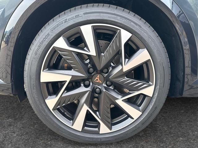 Cupra / Formentor / Grau / / / 4x4 AHK+NAVI+KAMERA+eHK+KESSY+ACC+19 ALU+LED+FULL LINK, Beispielbilder, ggf. teilweise mit Sonderausstattung