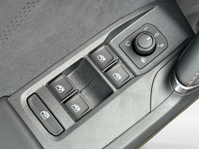 Cupra / Formentor / Grau / / / 4x4 AHK+NAVI+KAMERA+eHK+KESSY+ACC+19 ALU+LED+FULL LINK, Beispielbilder, ggf. teilweise mit Sonderausstattung