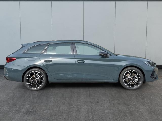 Cupra / Leon Sportstourer / Blau / / / ST AHK+NAVI+eHK+KAMERA+ACC+SHZ+18 ALU+LED, Beispielbilder, ggf. teilweise mit Sonderausstattung