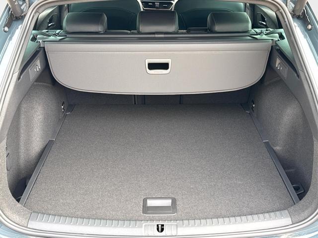 Cupra / Leon Sportstourer / Blau / / / ST AHK+NAVI+eHK+KAMERA+ACC+SHZ+18 ALU+LED, Beispielbilder, ggf. teilweise mit Sonderausstattung