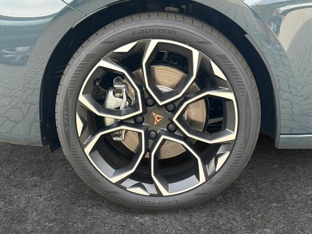 Cupra / Leon Sportstourer / Blau / / / ST AHK+NAVI+eHK+KAMERA+ACC+SHZ+18 ALU+LED, Beispielbilder, ggf. teilweise mit Sonderausstattung