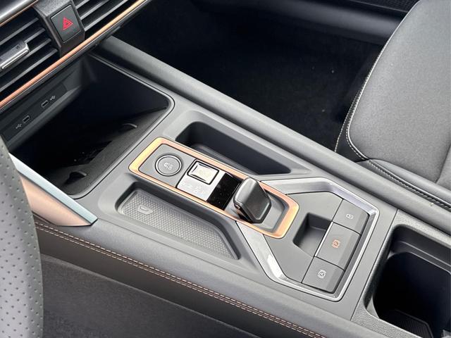Cupra / Leon Sportstourer / Blau / / / ST AHK+NAVI+eHK+KAMERA+ACC+SHZ+18 ALU+LED, Beispielbilder, ggf. teilweise mit Sonderausstattung