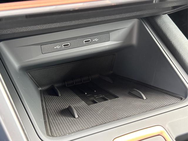 Cupra / Leon Sportstourer / Blau / / / ST AHK+NAVI+eHK+KAMERA+ACC+SHZ+18 ALU+LED, Beispielbilder, ggf. teilweise mit Sonderausstattung