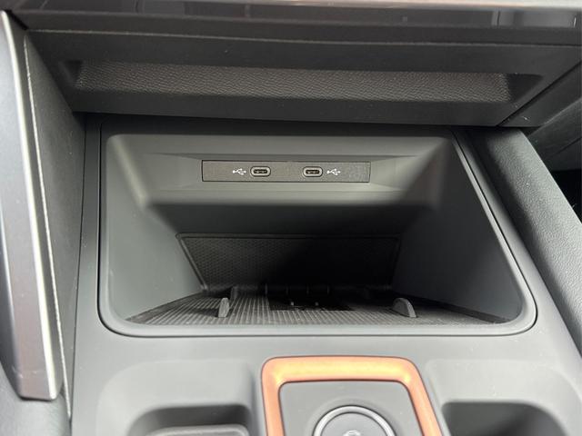 Cupra / Formentor / Blau / / / 4x4 AHK+eHK+NAVI+KAMERA+ACC+SHZ+18 ALU, Beispielbilder, ggf. teilweise mit Sonderausstattung