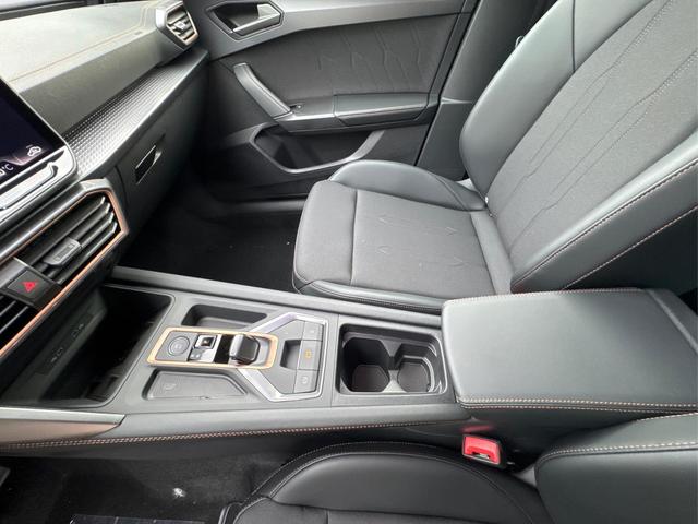 Cupra / Formentor / Blau / / / 4x4 AHK+eHK+NAVI+KAMERA+ACC+SHZ+18 ALU, Beispielbilder, ggf. teilweise mit Sonderausstattung