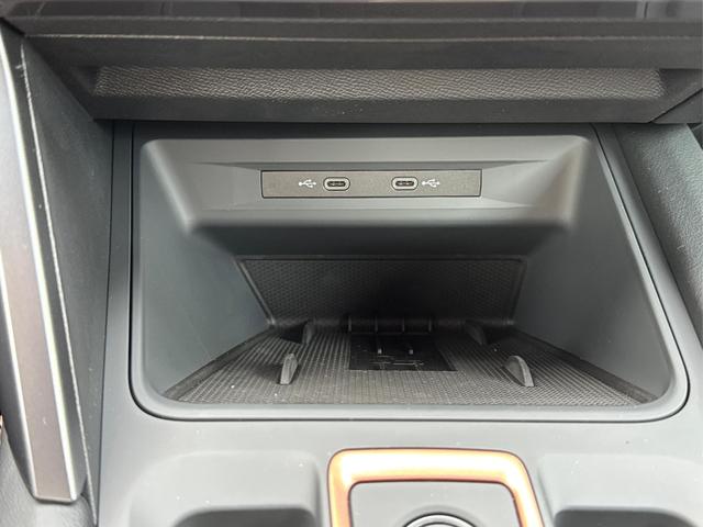 Cupra / Formentor / Schwarz / / / 4x4 AHK+NAVI+KAMERA+eHK+KESSY+ACC+19 ALU+LED+FULL LINK, Beispielbilder, ggf. teilweise mit Sonderausstattung