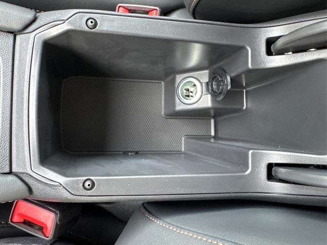 Cupra / Formentor / Schwarz / / / 4x4 AHK+NAVI+KAMERA+eHK+KESSY+ACC+19 ALU+LED+FULL LINK, Beispielbilder, ggf. teilweise mit Sonderausstattung