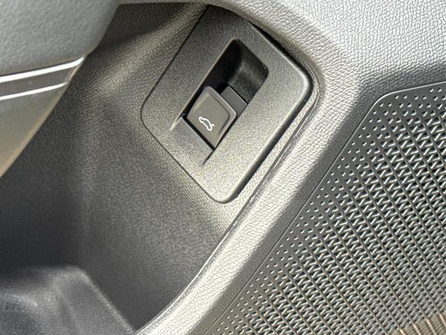 Cupra / Formentor / Schwarz / / / 4x4 AHK+NAVI+KAMERA+eHK+KESSY+ACC+19 ALU+LED+FULL LINK, Beispielbilder, ggf. teilweise mit Sonderausstattung