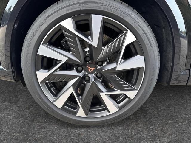 Cupra / Formentor / Schwarz / / / 4x4 AHK+NAVI+KAMERA+eHK+KESSY+ACC+19 ALU+LED+FULL LINK, Beispielbilder, ggf. teilweise mit Sonderausstattung