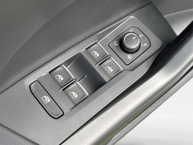 Volkswagen / T-Cross / / / / NAVI+SHZ+MATRIX+ACC+KAMERA+18''ALU, Beispielbilder, ggf. teilweise mit Sonderausstattung
