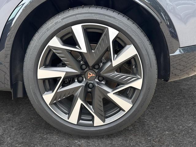 Cupra / Formentor / Grau / / / 4x4 AHK+NAVI+KAMERA+eHK+KESSY+ACC+19 ALU+LED+FULL LINK, Beispielbilder, ggf. teilweise mit Sonderausstattung