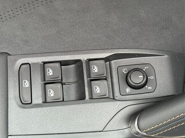Cupra / Formentor / Grau / / / 4x4 AHK+NAVI+KAMERA+eHK+KESSY+ACC+19 ALU+LED+FULL LINK, Beispielbilder, ggf. teilweise mit Sonderausstattung