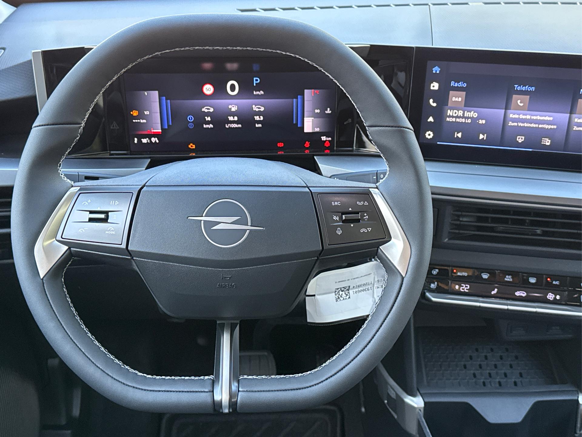 Opel / Frontera / Silber /  /  / NAVI+SHZ+KAMERA+LED+KLIMA+TEMPOMAT+17 ALU