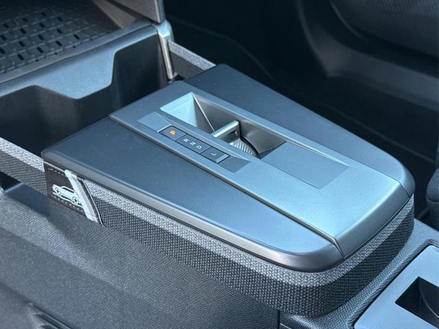 Opel / Frontera / Silber / / / NAVI+SHZ+KAMERA+LED+KLIMA+TEMPOMAT+17 ALU, Beispielbilder, ggf. teilweise mit Sonderausstattung