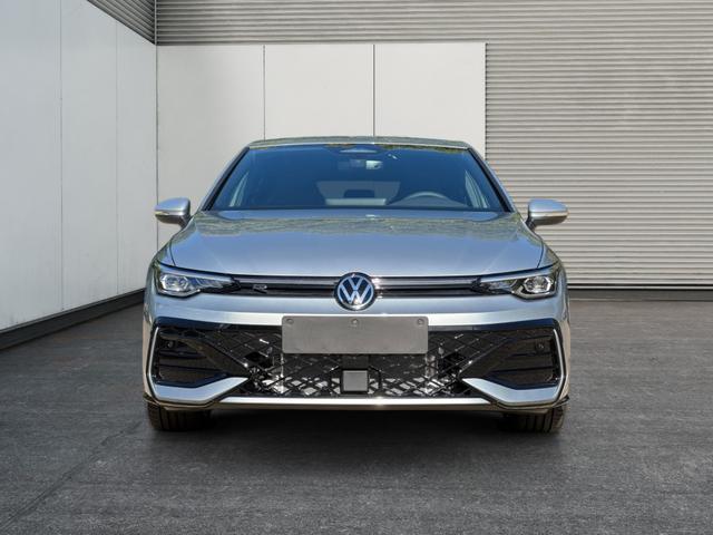 Volkswagen / Golf / Silber / / / LED-PLUS+ACC+SHZ+KEYLESS+KAMERA+18 ALU, Beispielbilder, ggf. teilweise mit Sonderausstattung