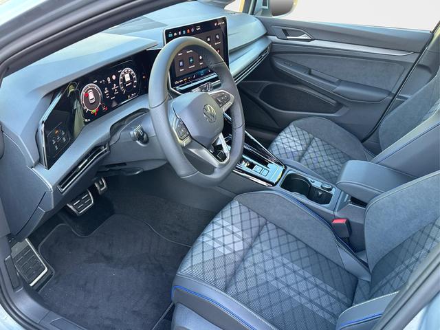 Volkswagen / Golf / Silber / / / LED-PLUS+ACC+SHZ+KEYLESS+KAMERA+18 ALU, Beispielbilder, ggf. teilweise mit Sonderausstattung