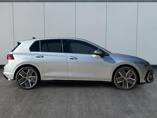 Volkswagen / Golf / Silber / / / LED-PLUS+ACC+SHZ+KEYLESS+KAMERA+18 ALU, Beispielbilder, ggf. teilweise mit Sonderausstattung