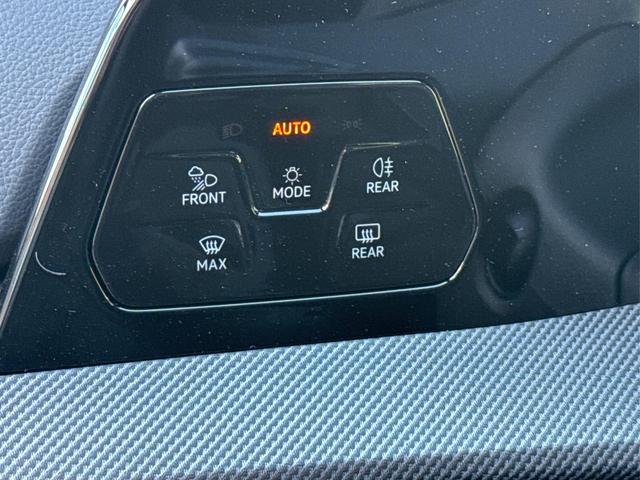 Volkswagen / Golf / Silber / / / LED-PLUS+ACC+SHZ+KEYLESS+KAMERA+18 ALU, Beispielbilder, ggf. teilweise mit Sonderausstattung