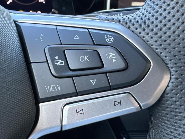 Volkswagen / Golf / Silber / / / LED-PLUS+ACC+SHZ+KEYLESS+KAMERA+18 ALU, Beispielbilder, ggf. teilweise mit Sonderausstattung