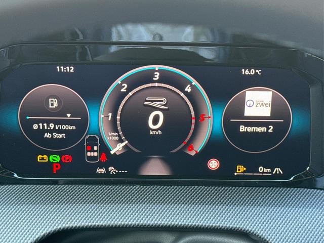 Volkswagen / Golf / Silber / / / LED-PLUS+ACC+SHZ+KEYLESS+KAMERA+18 ALU, Beispielbilder, ggf. teilweise mit Sonderausstattung