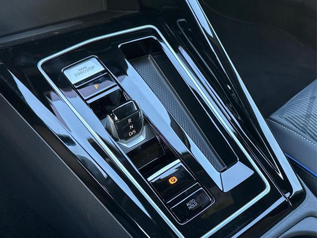 Volkswagen / Golf / Silber / / / LED-PLUS+ACC+SHZ+KEYLESS+KAMERA+18 ALU, Beispielbilder, ggf. teilweise mit Sonderausstattung