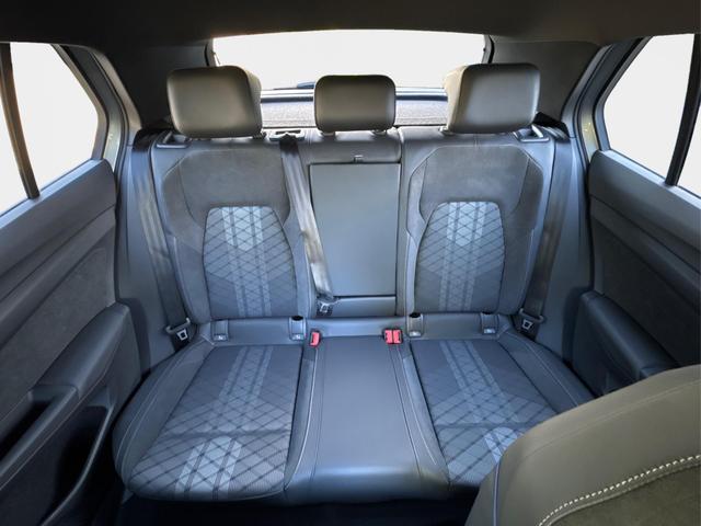 Volkswagen / Golf / Silber / / / LED-PLUS+ACC+SHZ+KEYLESS+KAMERA+18 ALU, Beispielbilder, ggf. teilweise mit Sonderausstattung