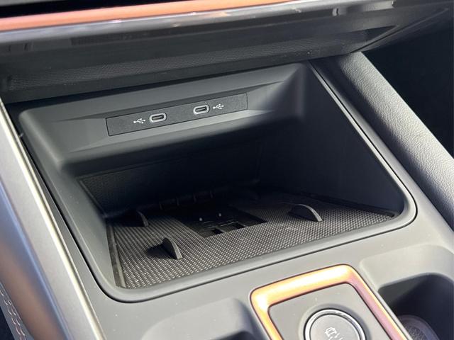 Cupra / Leon Sportstourer / Grau / / / ST AHK+NAVI+eHK+KAMERA+ACC+SHZ+18 ALU+LED, Beispielbilder, ggf. teilweise mit Sonderausstattung