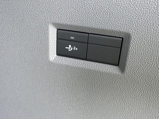 Volkswagen / T7 Caravelle / / / / KR+SHZ+9-Sitzer+AHK+GJR+KLIMAAUT.+KAMERA+PDC+LED, Beispielbilder, ggf. teilweise mit Sonderausstattung