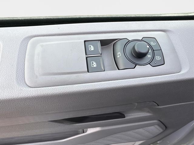 Volkswagen / T7 Caravelle / / / / KR+SHZ+9-Sitzer+AHK+GJR+KLIMAAUT.+KAMERA+PDC+LED, Beispielbilder, ggf. teilweise mit Sonderausstattung