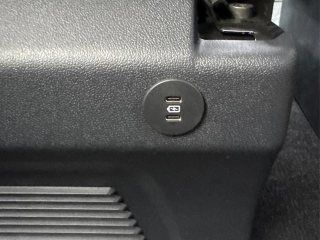 Volkswagen / T7 Caravelle / / / / KR+SHZ+9-Sitzer+AHK+GJR+KLIMAAUT.+KAMERA+PDC+LED, Beispielbilder, ggf. teilweise mit Sonderausstattung