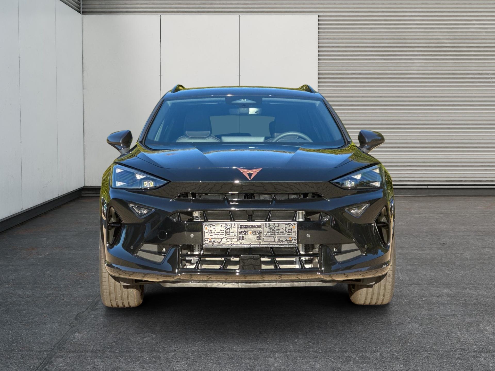 Cupra / Formentor / Schwarz /  /  / 4x4 AHK+eHK+NAVI+KAMERA+ACC+SHZ+18 ALU