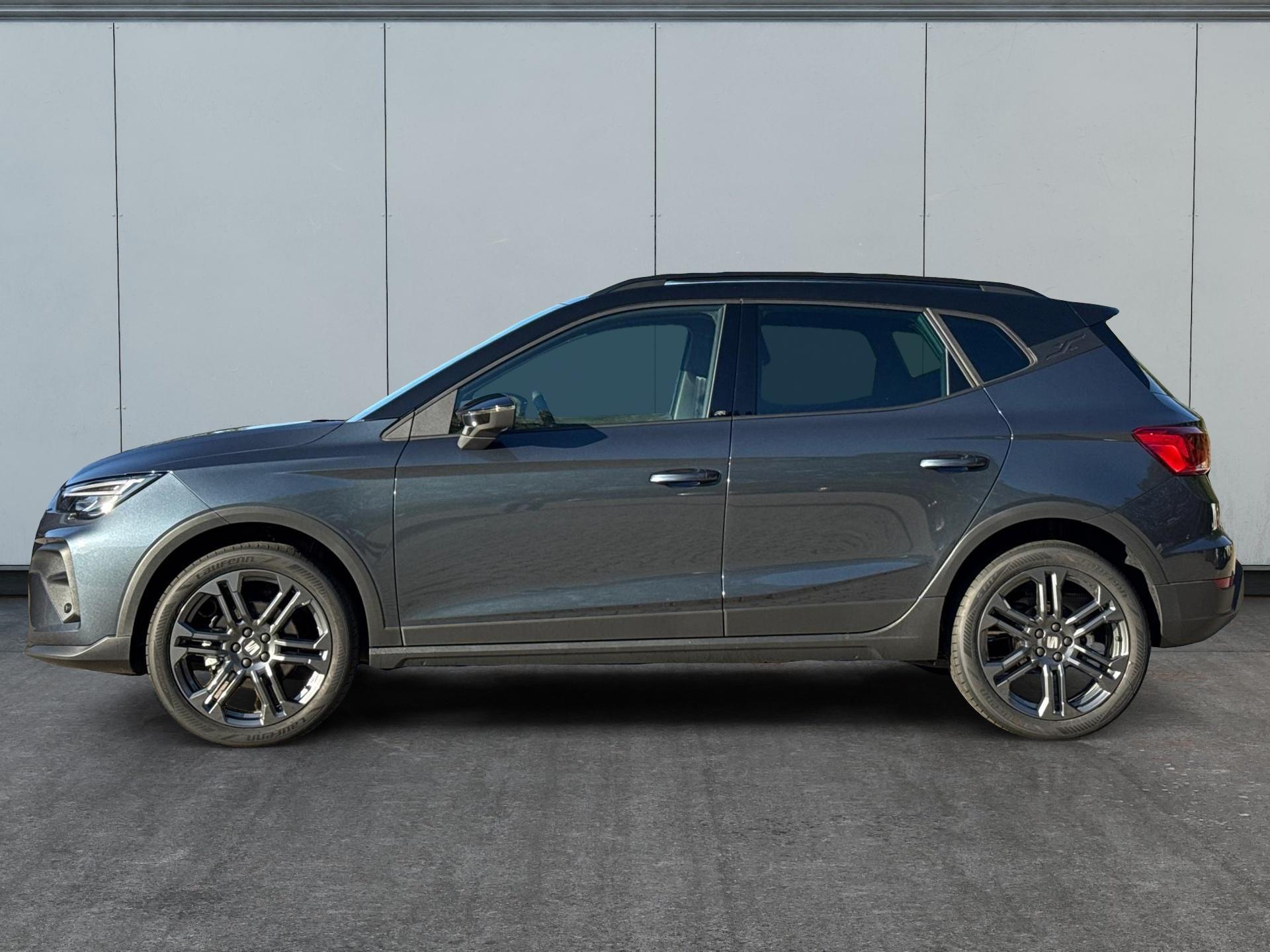 Seat / Arona /  /  /  / KAMERA+PDC+LED+18 ALU+ACC
