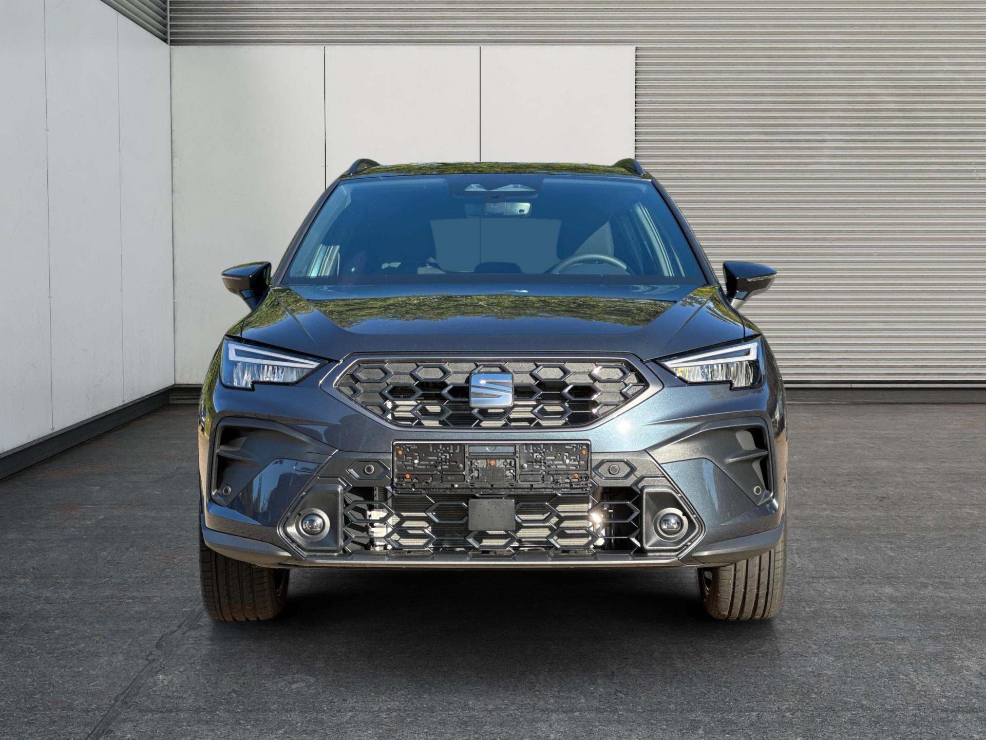 Seat / Arona /  /  /  / KAMERA+PDC+LED+18 ALU+ACC
