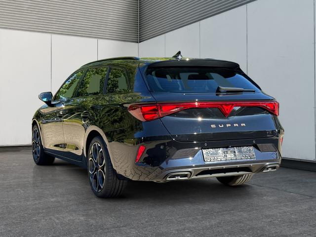 Cupra / Leon Sportstourer / Schwarz / / / ST AHK+NAVI+eHK+KAMERA+ACC+SHZ+18 ALU+LED, Beispielbilder, ggf. teilweise mit Sonderausstattung