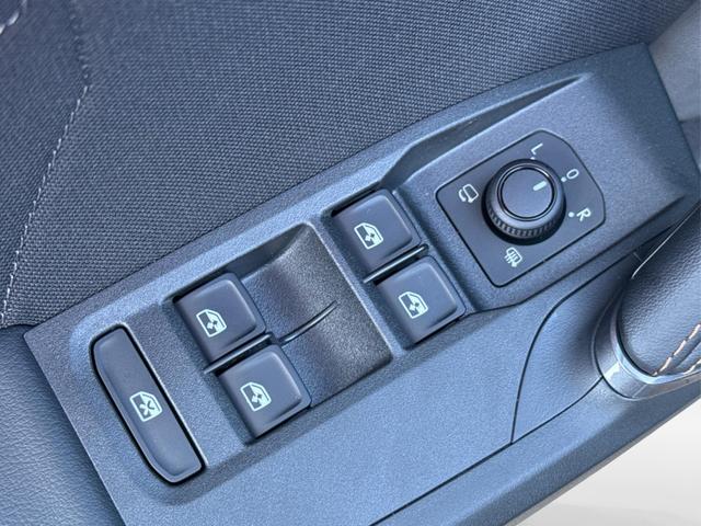 Cupra / Leon Sportstourer / Schwarz / / / ST AHK+NAVI+eHK+KAMERA+ACC+SHZ+18 ALU+LED, Beispielbilder, ggf. teilweise mit Sonderausstattung