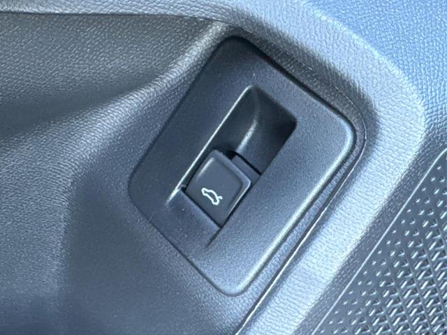Cupra / Leon Sportstourer / Schwarz / / / ST AHK+NAVI+eHK+KAMERA+ACC+SHZ+18 ALU+LED, Beispielbilder, ggf. teilweise mit Sonderausstattung