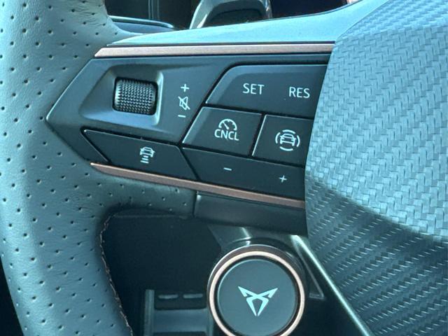 Cupra / Leon Sportstourer / Schwarz / / / ST AHK+NAVI+eHK+KAMERA+ACC+SHZ+18 ALU+LED, Beispielbilder, ggf. teilweise mit Sonderausstattung