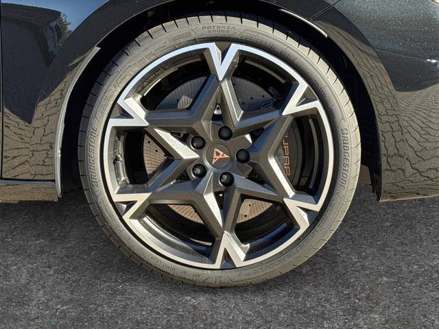 Cupra / Leon Sportstourer / Schwarz / / / 4x4 ST AHK+NAVI+eHK+KAMERA+MEMORY+ACC+19 ALU+LED, Beispielbilder, ggf. teilweise mit Sonderausstattung