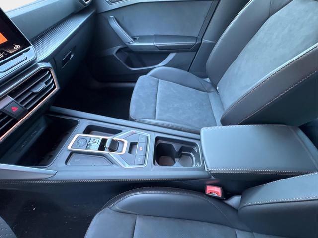 Cupra / Leon Sportstourer / Schwarz / / / 4x4 ST AHK+NAVI+eHK+KAMERA+MEMORY+ACC+19 ALU+LED, Beispielbilder, ggf. teilweise mit Sonderausstattung