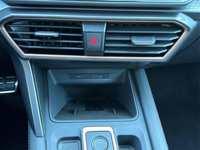 Cupra / Leon Sportstourer / Schwarz / / / 4x4 ST AHK+NAVI+eHK+KAMERA+MEMORY+ACC+19 ALU+LED, Beispielbilder, ggf. teilweise mit Sonderausstattung