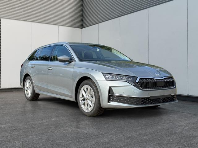 Skoda / Octavia Combi / Silber / / / ACC+AHK+eHK+KAM+PDC+LED+17ALU+SHZ
