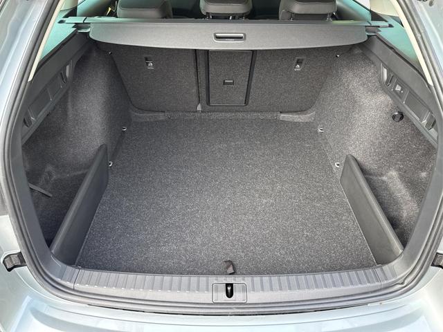 Skoda / Octavia Combi / Silber / / / ACC+AHK+eHK+KAM+PDC+LED+17ALU+SHZ