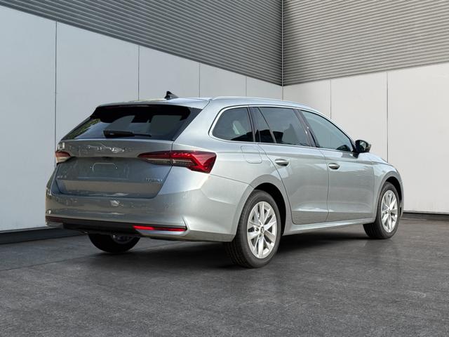 Skoda / Octavia Combi / Silber / / / ACC+AHK+eHK+KAM+PDC+LED+17ALU+SHZ