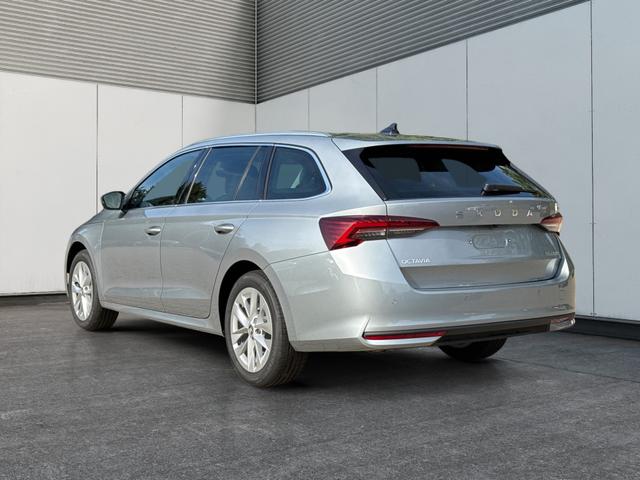 Skoda / Octavia Combi / Silber / / / ACC+AHK+eHK+KAM+PDC+LED+17ALU+SHZ