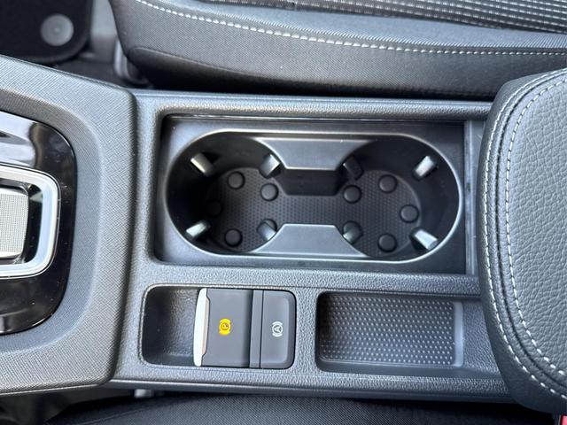 Skoda / Octavia Combi / Silber / / / ACC+AHK+eHK+KAM+PDC+LED+17ALU+SHZ