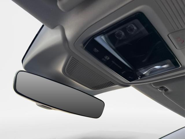 Skoda / Octavia Combi / Silber / / / ACC+AHK+eHK+KAM+PDC+LED+17ALU+SHZ